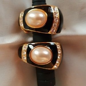 Joan Rivers Clip Earrings